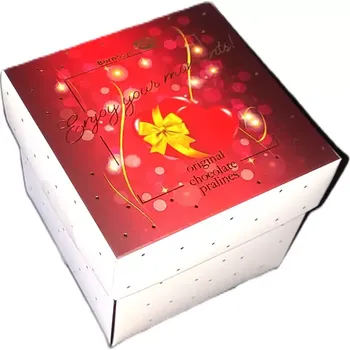 Cukrovinka Čokoládové pralinky CUBE Born&syn kakaový krém 125 g (Dárek hořké originální pralinky plněné kakaovým krémem v krychličce se srdíčky 125 g)