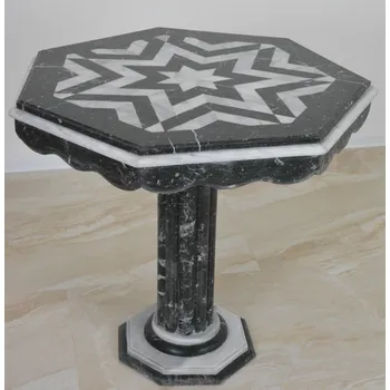 Digitální fotoaparát Zámecký mramorový stoleček