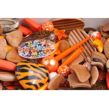 Korálek Plast výprodej č.30 (100g)