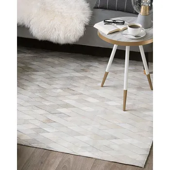 Koberec Koberec bílá béžová hnědá pravá kůže 160 x 230 cm nízký vlas diamantový vzor ručně vyráběný obdélníkový Beliani