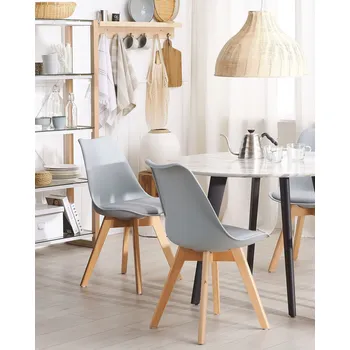 Jídelní židle Sada 2 židlí šedých plastových s nohama ze světlého dřeva z eko-kůže, pro jídelnu ve skandinávském stylu Beliani