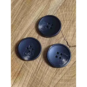 Knoflík Knoflík větší černý čtyřdírkový dvoubarevný 24 mm