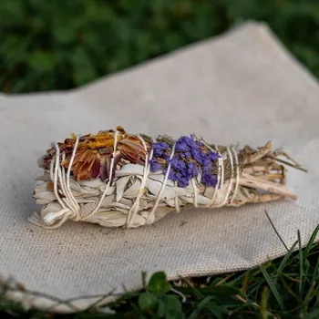 Vonná tyčinka Bílá šalvěj &&nbsp;směs květů – vykuřovací svazek