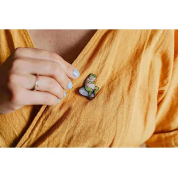 Šperk BeWooden Dřevěná brož - Žabka