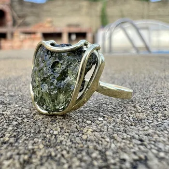 Prsten Zlatý prsten se surovým vltavínem Kalli, vel. 65 - 4,74 g