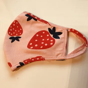 rouška sawan BAVLNĚNÁ ROUŠKA DVOUVRSTVÁ Růžová s Jahodama