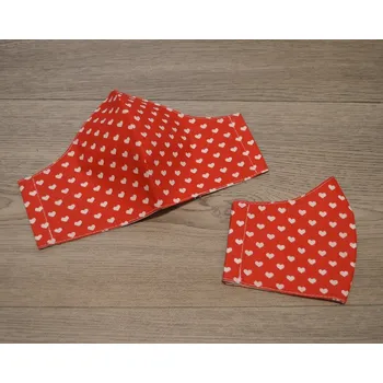 rouška Český výrobek Dětská tvarovaná rouška na gumičku Srdíčka - dvě velikosti