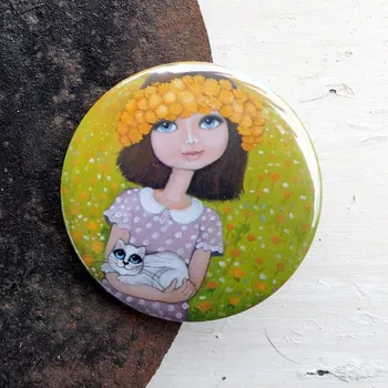Dekorativní magnet Zuzana Honsová Mám věneček z pampelišek magnet 56 mm