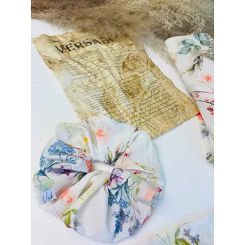 Scrunchie VSB barevná gumička do vlasů s květinami