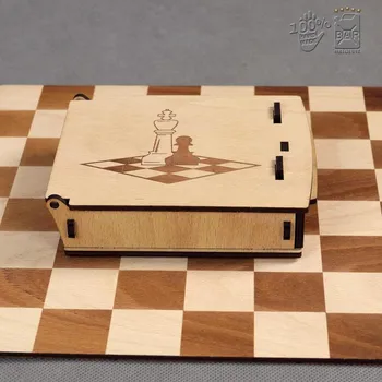 Dárkový potravinový koš Šachy a dáma v dárkové krabičce pro kanystr bar + odeslání do 48 hodin, + doprava zdarma