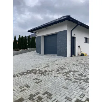 Garážová vrata Kružík PLUS rozměr 2750mm x výška 2125 mm sekční garážová vrata, stropní pohon, dálkové ovládání barvy v Ral 7016 antracit a Ral 9010 bílá Barva: Bílá RAL 9010