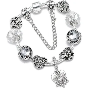 Náramek Stylový náramek na ruku s mnoha doplňky