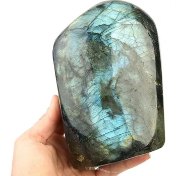 Přírodní kámen Leštěný dekorační labradorit 2234g