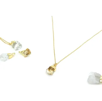 Náhrdelník Pozlacený náhrdelník se surovým Citrínem Délka řetízku: 46cm, Typ řetízku: Cable ( jednoduchý )