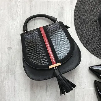 Kabelka Dámská crossbody kabelka černá MONNARI X597