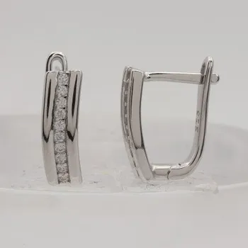 Náušnice Stříbrné náušnice s klasickým zapínáním