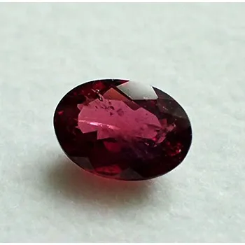 Drahý kámen Granát Rhodolit 8x6mm Váha: 1,03ct