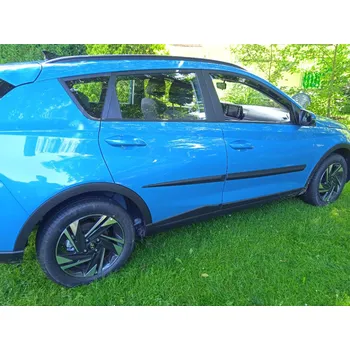 Lišta karosérie Boční lišty dveří Hyundai Bayon 2021- • Rider