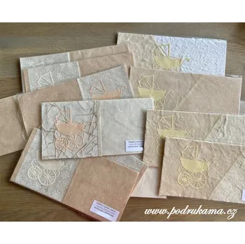 Pod Rukama Dárková obálka zdobená s kartou - kočárek meruňkový