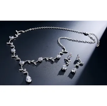 Souprava šperků B-TOP Dámská romantická souprava se zirkony Elegant Druh barvy: Stříbrná