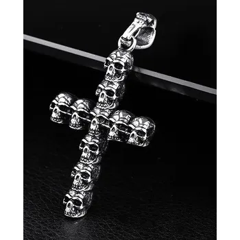 Řetízek Náhrdelník kříž s lebkami