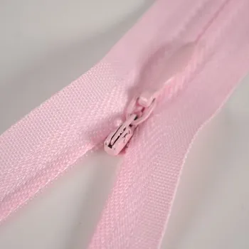 Zip skrytý nedělitelný 3 mm růžový - 25 cm