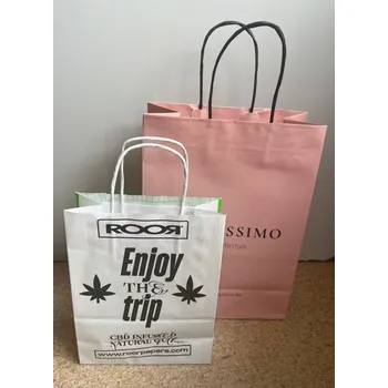 Dárková taška Papírové tašky s potiskem a kroucenými uchy papír 3000ks