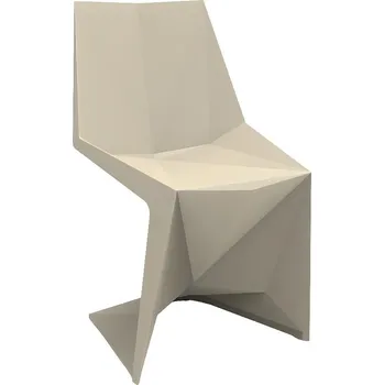 VONDOM Béžová plastová jídelní židle VOXEL