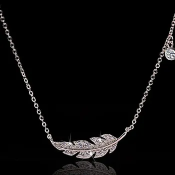 Náhrdelník B-TOP Dámský náhrdelník se Zirkonovým přívěskem Pírko