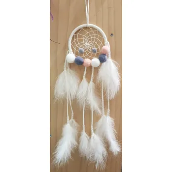 Lapač snů Lapač snů s bambulkami a LED světýlky