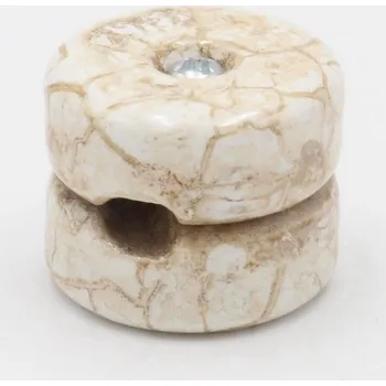 Keramická úchytka kulatého vodiče, mramorová