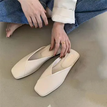 Dámské pantofle Dámské pantofle koženého vzhledu s plnou hranatou špičkou Barva: Béžová, Velikost EUR: 39 (US 8,5)