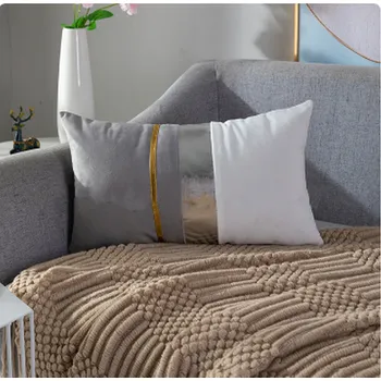 Dekorativní polštářek Luxusní sametový povlak na polštář se zlatým a stříbrným proužkem Barevná varianta: Šedá, Velikost: 30x50 cm