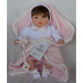 Panenka Realistické miminko - holčička Albína na růžové dečce od španělské firmy Marina & Pau (Petite - 40 cm)