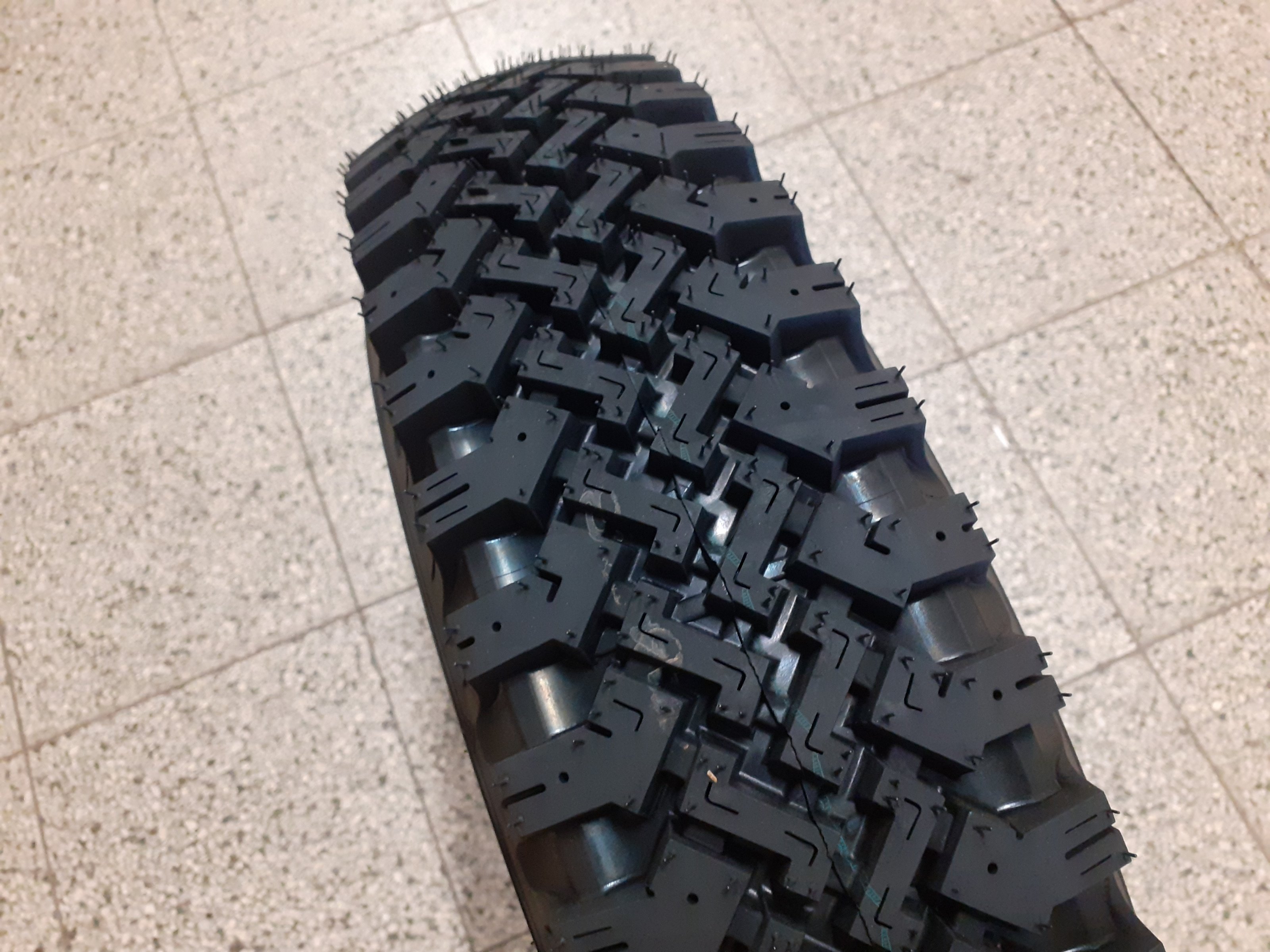 Pneumatika 6.70-13 M+S V2-15
