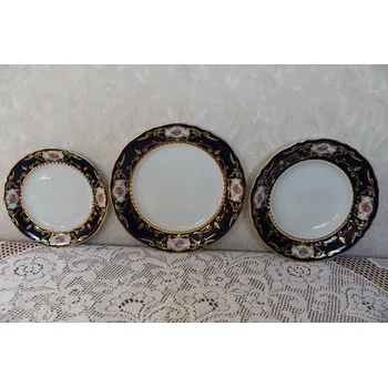 Sada nádobí Leander, talířová souprava Sonáta luxusní, zdobená růžemi, kobaltem a zlatem, 18-ti dílná