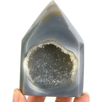 Přírodní kámen Špice z achátu s dutinou Brazílie 225g