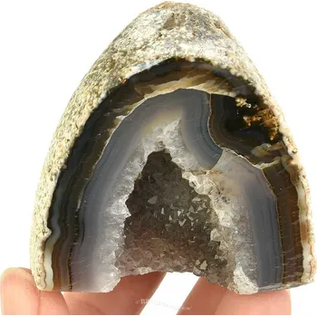 Přírodní kámen Achátová geoda s dutinkou z Brazílie 136g