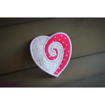 prostírání Srdíčkové - bílé s malinovou