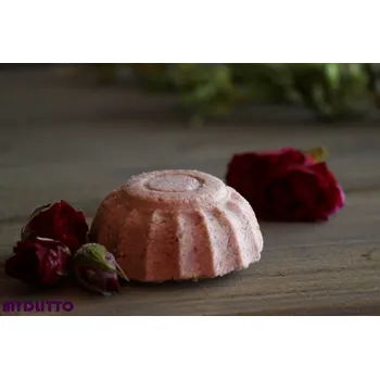 Vlasová regenerace Roses De Lave - +/- 20 g (Lávový šampuk s damašskou růží)