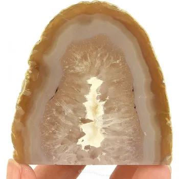 Přírodní kámen Achátová geoda s dutinkou z Brazílie (181g)