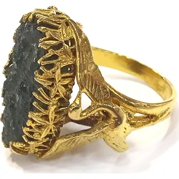 Prsten pozlacený stříbrný prsten s vltavínem L176