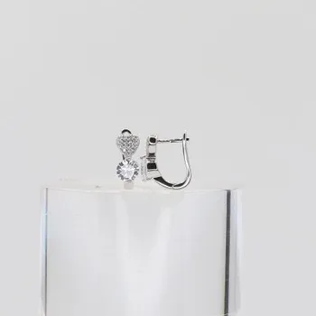 Náušnice Stříbrné náušnice s klasickým zapínáním