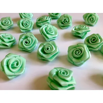 Party dekorace Saténové růžičky světle zelené