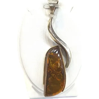 Přívěsek stříbrný přívěsek s jantarem AKE9