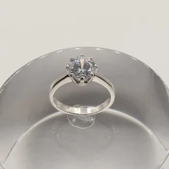 Prsten Stříbrný prsten s kamenem