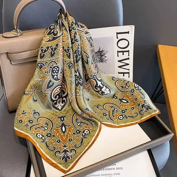 Šátek Hedvábný šátek Zlato-hnědé ornamenty 70x70 cm v dárkovém balení, HEDVÁBNÝ SVĚT