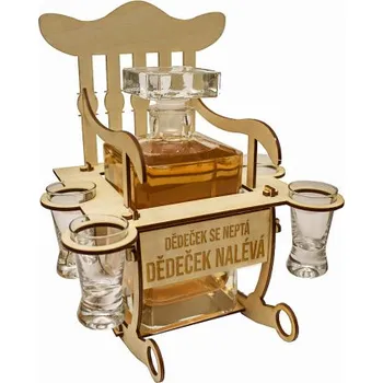 Žertovný předmět Dědeček se neptá, dědeček nalévá - gravírované houpací křeslo s karafou a panáky- Tričkový.cz