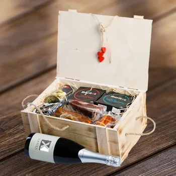 Dárkový potravinový koš Satisfied - Cataluña Exkluzivní dřevěný box plný vína, masa a paštik