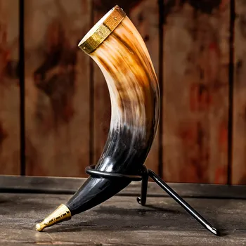 Karnevalový kostým House of Warfare Jednoduchý železný stojan na picí roh